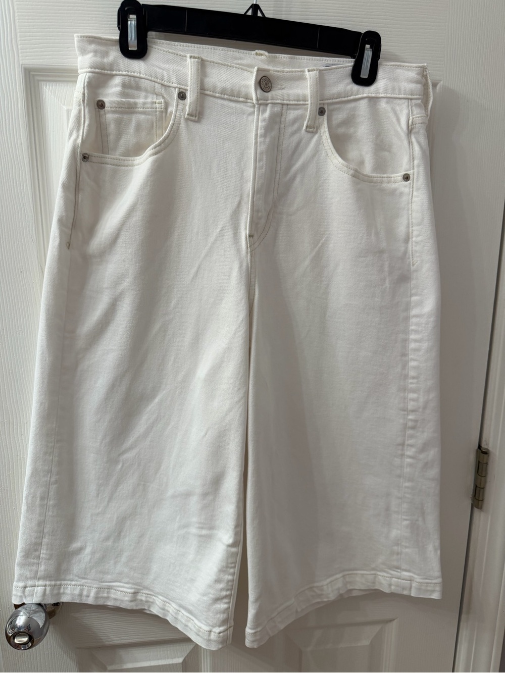 GAP Bermuda Shorts White High-Rise Culotte Women’s 29 waist 8”